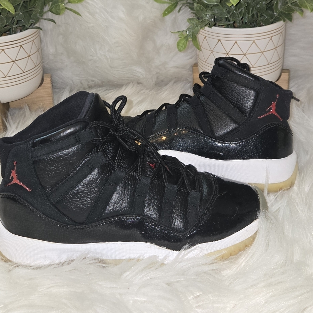 Jordan Black Sneakers Dynamic Design